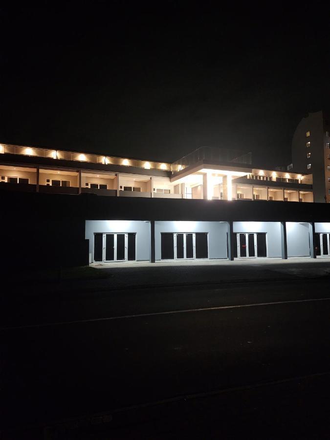 12 Oceans Hotel And Conference Centre Kingsborough Exterior foto